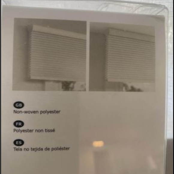 NEW HOPPVALS CORDLESS WHITE PULL DOWN BLINDS WITH ATTACHMENTS SIZE 38x64โ - Picture 5 of 6